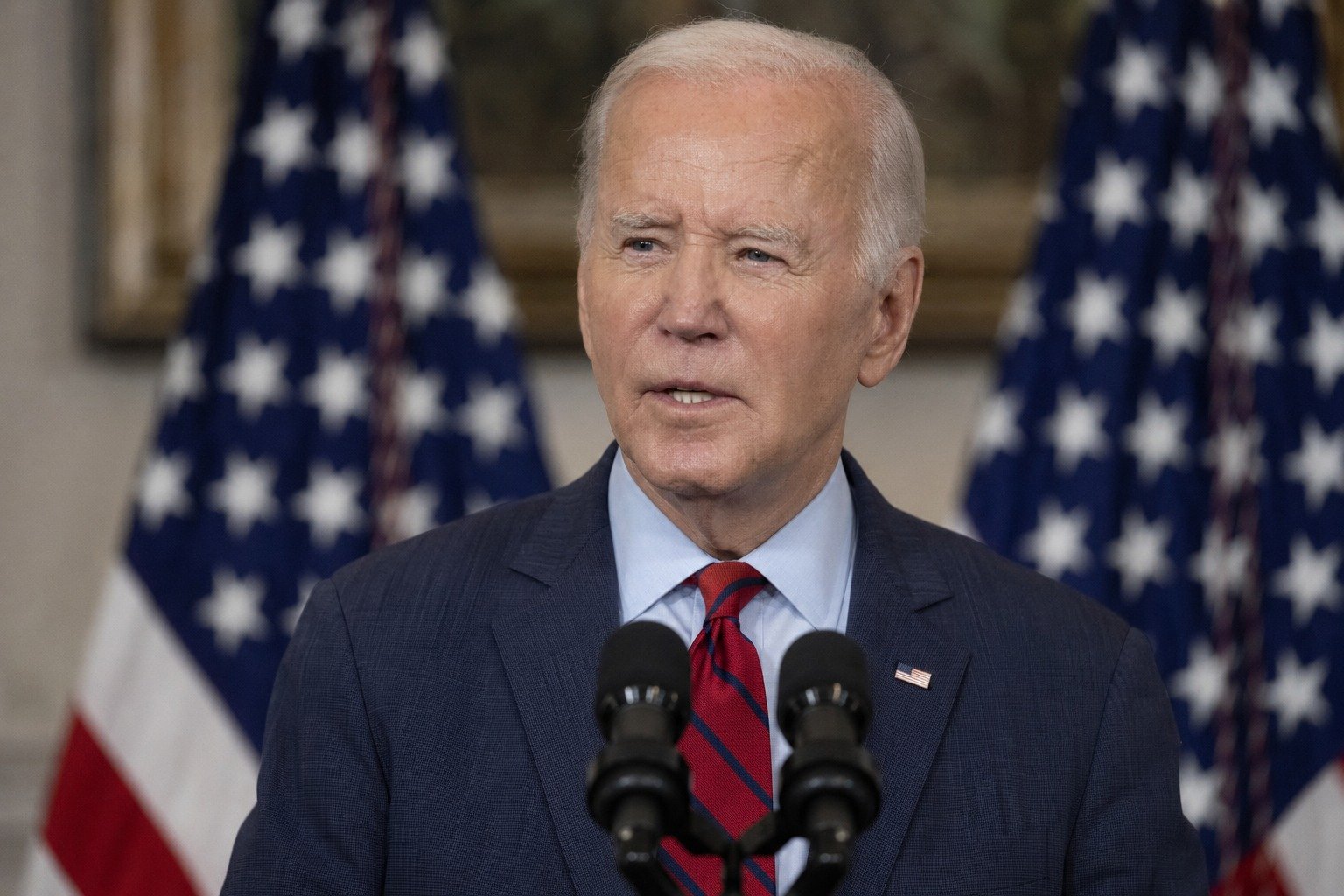 bidendojaudiosuit image1