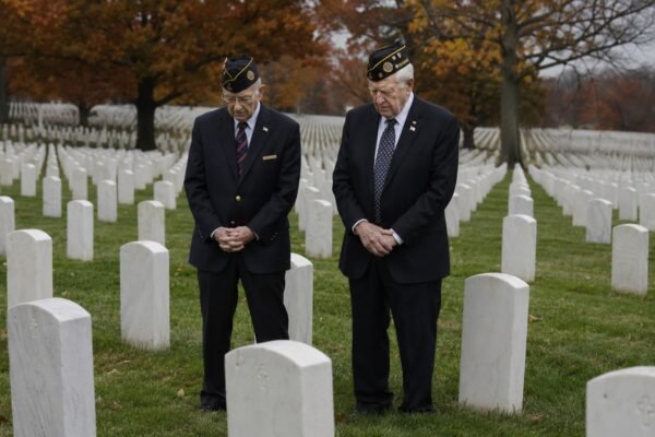 vietnamvetsarlingtonarchlawsuit image1