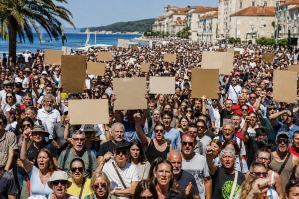 albaniakushnerprotestv2 image1