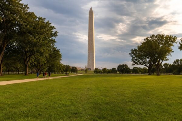MallStatueGardenLawsuit Image1 600x400