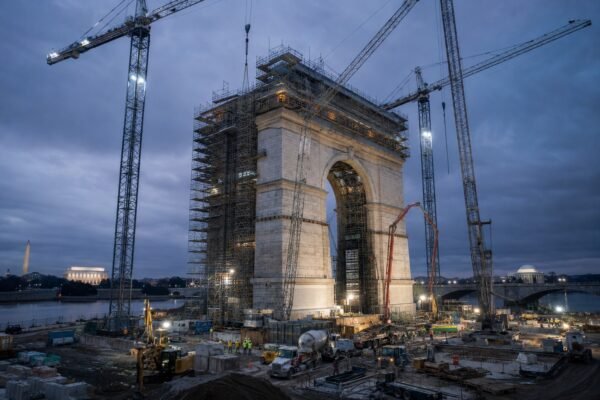trumparch20hourbuild image1