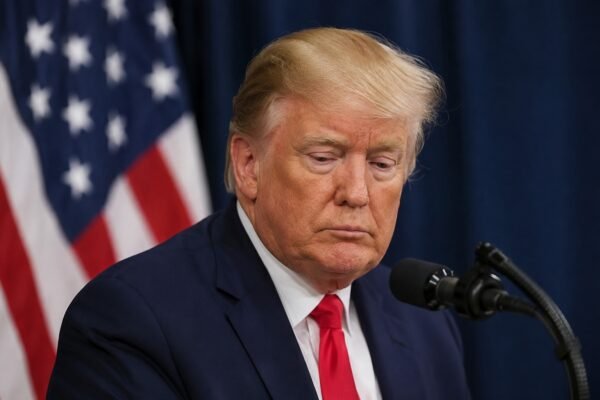 TrumpIndependentsApproval25 Image1 600x400