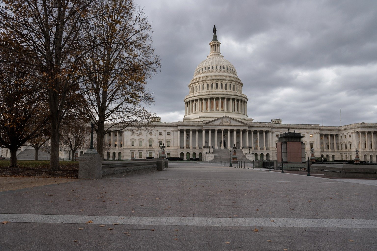 senatorsshutdownpaycheckpressure image1